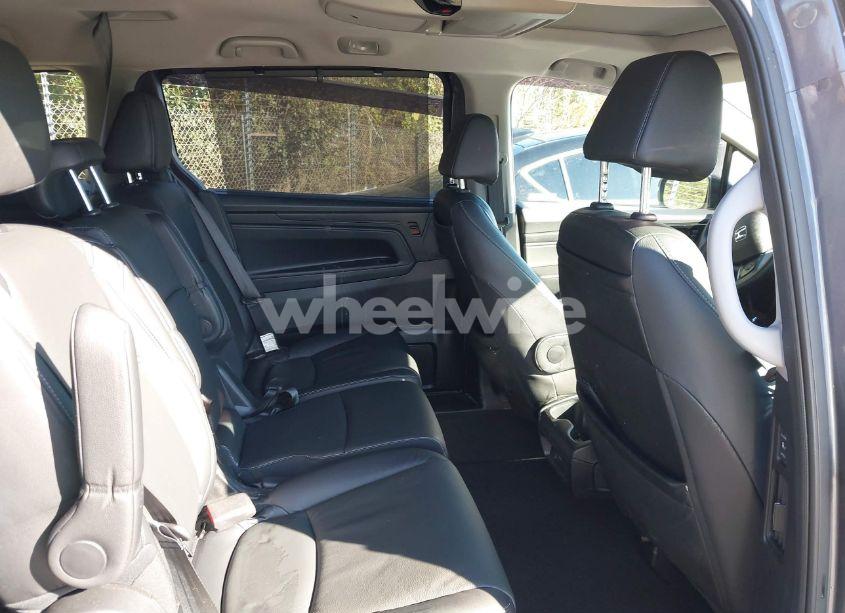 Photo 8 of 2021 Honda Odyssey TOURING (VIN 5FNRL6H81MB032555)