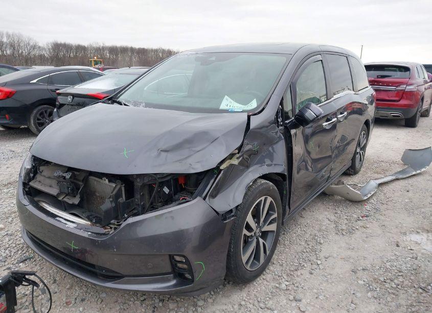 Photo 2 of 2022 Honda Odyssey TOURING (VIN 5FNRL6H81NB023095)