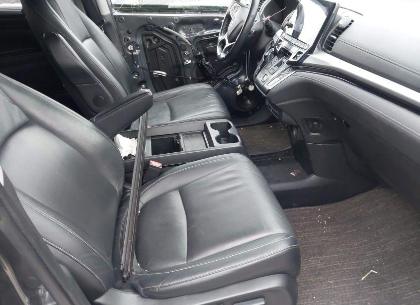 Photo 5 of 2022 Honda Odyssey TOURING (VIN 5FNRL6H81NB023095)