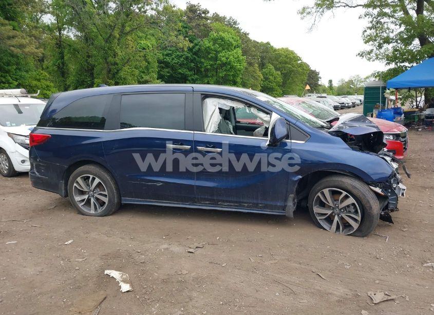 Photo 13 of 2024 Honda Odyssey TOURING (VIN 5FNRL6H81RB010952)