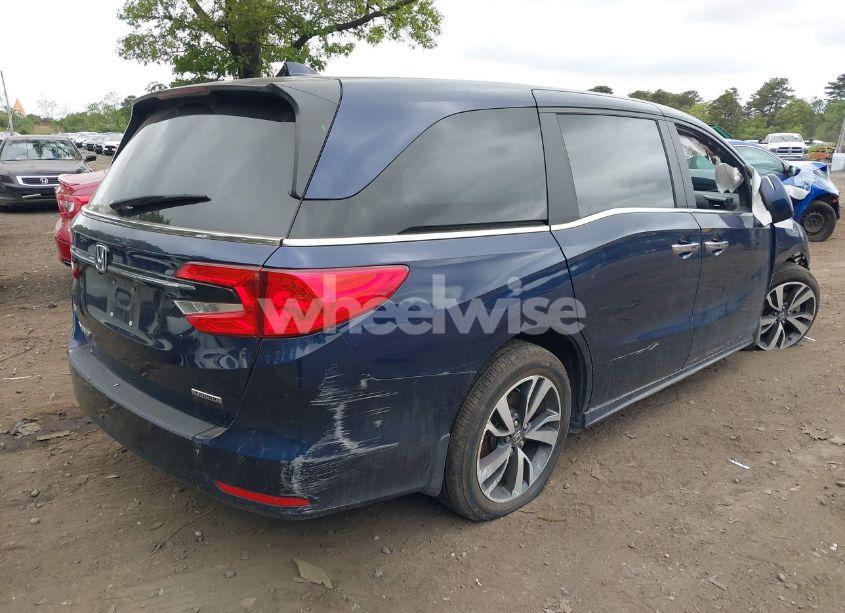 Photo 4 of 2024 Honda Odyssey TOURING (VIN 5FNRL6H81RB010952)