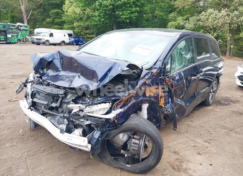 Photo 6 of 2024 Honda Odyssey TOURING (VIN 5FNRL6H81RB010952)