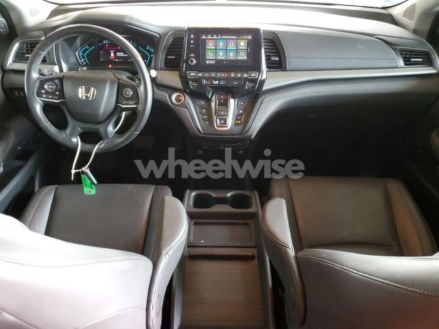 Photo 12 of 2018 HONDA ODYSSEY TOURING (VIN 5FNRL6H82JB028347)