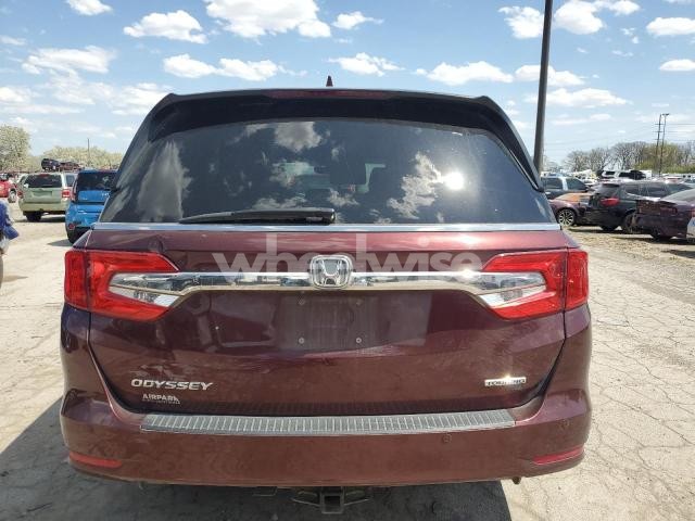 Photo 3 of 2018 HONDA ODYSSEY TOURING (VIN 5FNRL6H82JB037551)