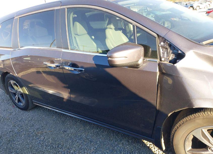 Photo 13 of 2019 Honda Odyssey TOURING (VIN 5FNRL6H82KB007841)