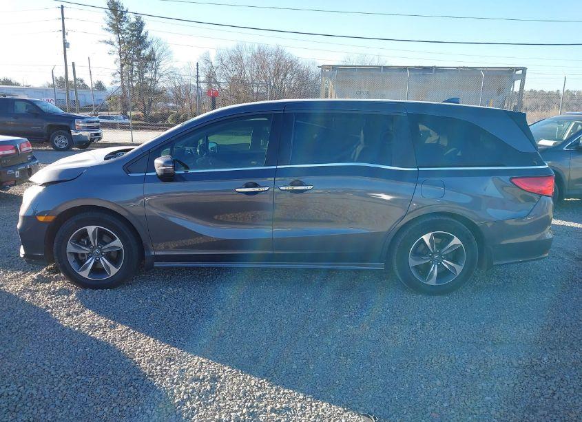 Photo 14 of 2019 Honda Odyssey TOURING (VIN 5FNRL6H82KB007841)