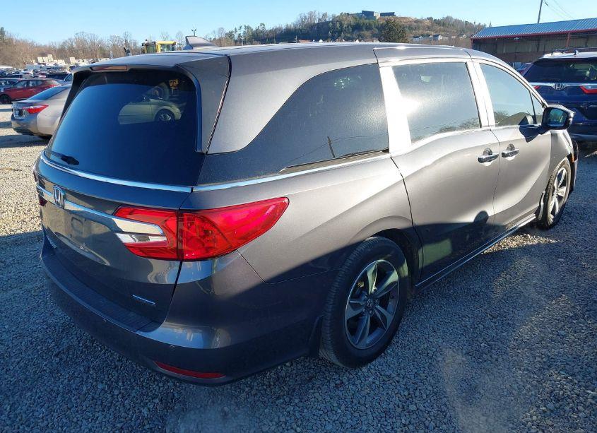 Photo 4 of 2019 Honda Odyssey TOURING (VIN 5FNRL6H82KB007841)