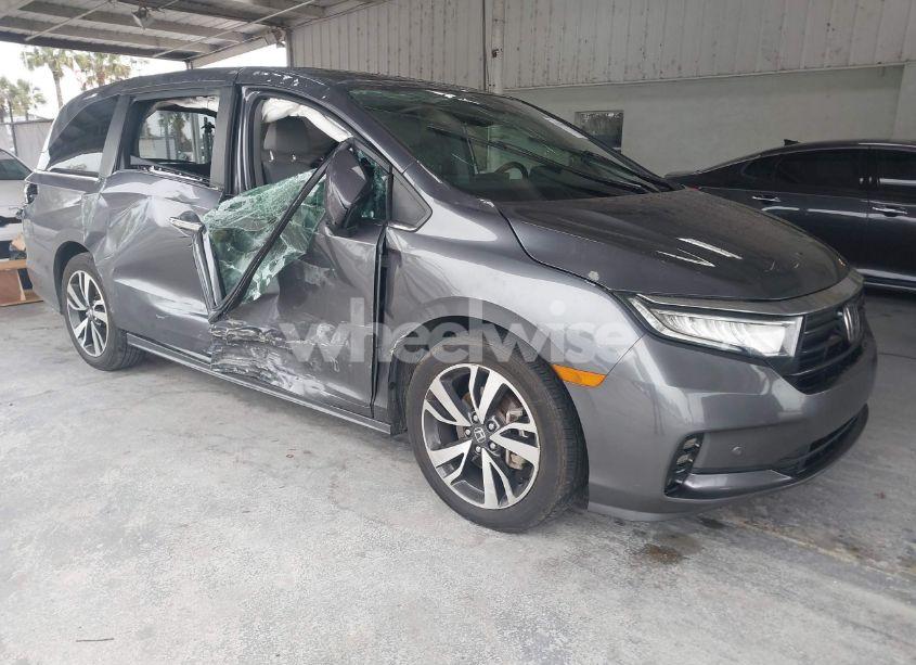 2021 Honda Odyssey TOURING (VIN 5FNRL6H82MB012377) main photo