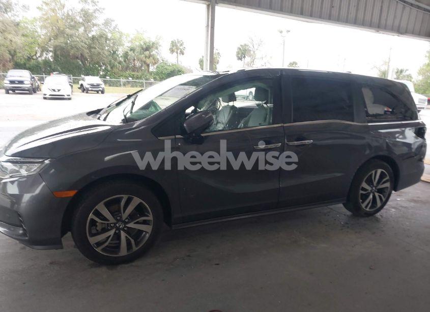 Photo 13 of 2021 Honda Odyssey TOURING (VIN 5FNRL6H82MB012377)