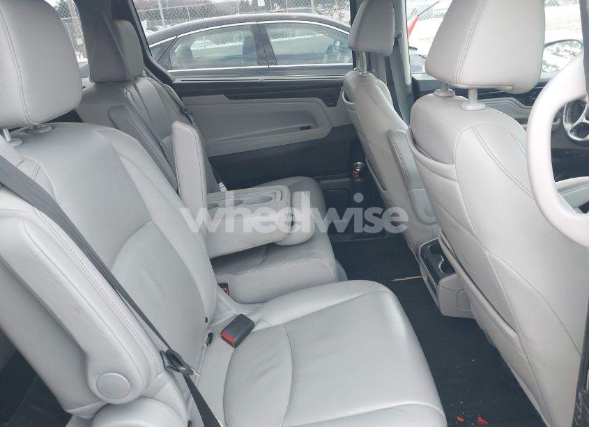 Photo 8 of 2021 Honda Odyssey TOURING (VIN 5FNRL6H82MB023377)