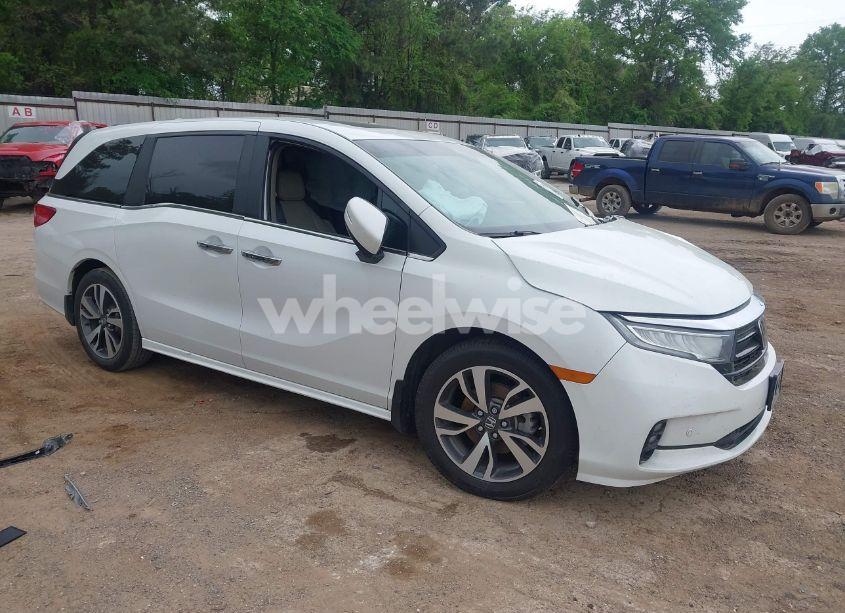 2021 Honda Odyssey TOURING (VIN 5FNRL6H82MB024271) main photo