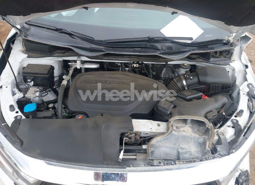Photo 10 of 2021 Honda Odyssey TOURING (VIN 5FNRL6H82MB024271)