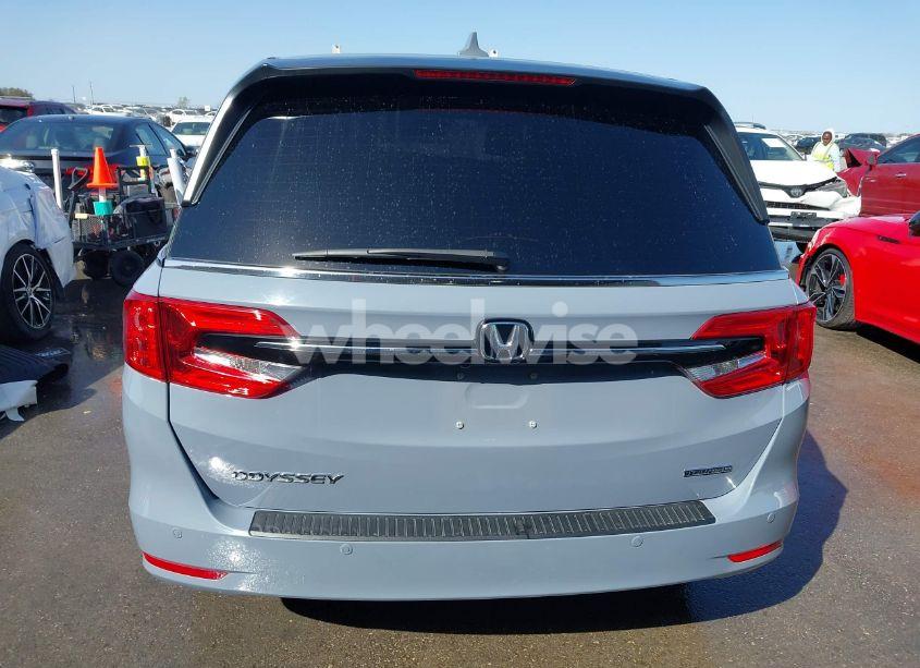 Photo 16 of 2024 Honda Odyssey TOURING (VIN 5FNRL6H82RB027601)