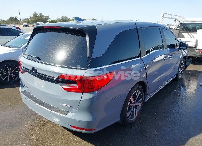 Photo 4 of 2024 Honda Odyssey TOURING (VIN 5FNRL6H82RB027601)