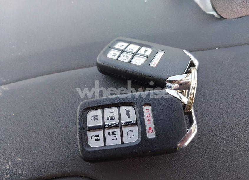 Photo 11 of 2024 Honda Odyssey TOURING (VIN 5FNRL6H82RB031695)