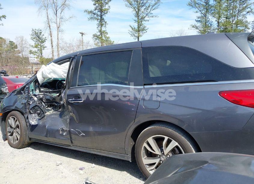 Photo 14 of 2024 Honda Odyssey TOURING (VIN 5FNRL6H82RB031695)