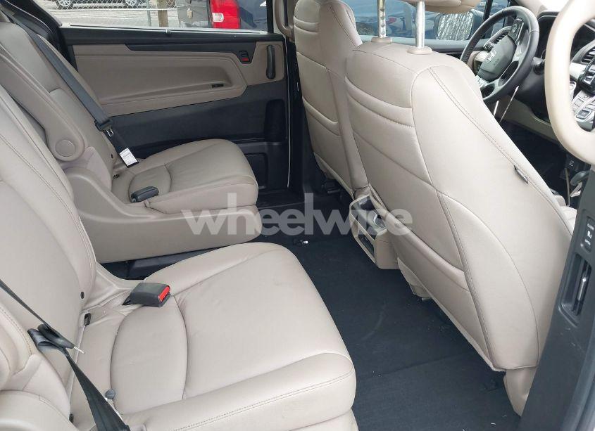 Photo 8 of 2024 Honda Odyssey TOURING (VIN 5FNRL6H82RB037738)