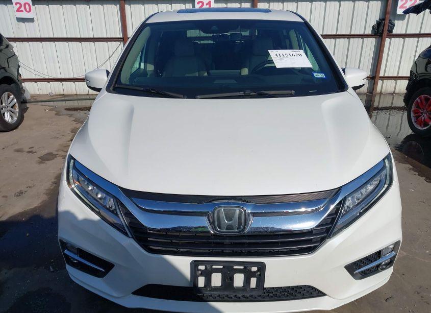 Photo 13 of 2018 Honda Odyssey TOURING (VIN 5FNRL6H83JB013808)