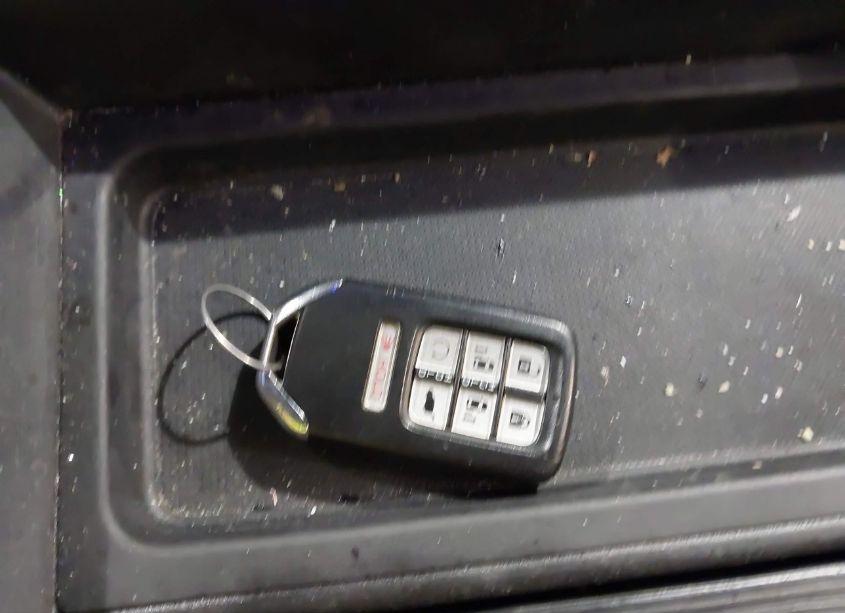 Photo 11 of 2018 Honda Odyssey TOURING (VIN 5FNRL6H83JB038823)