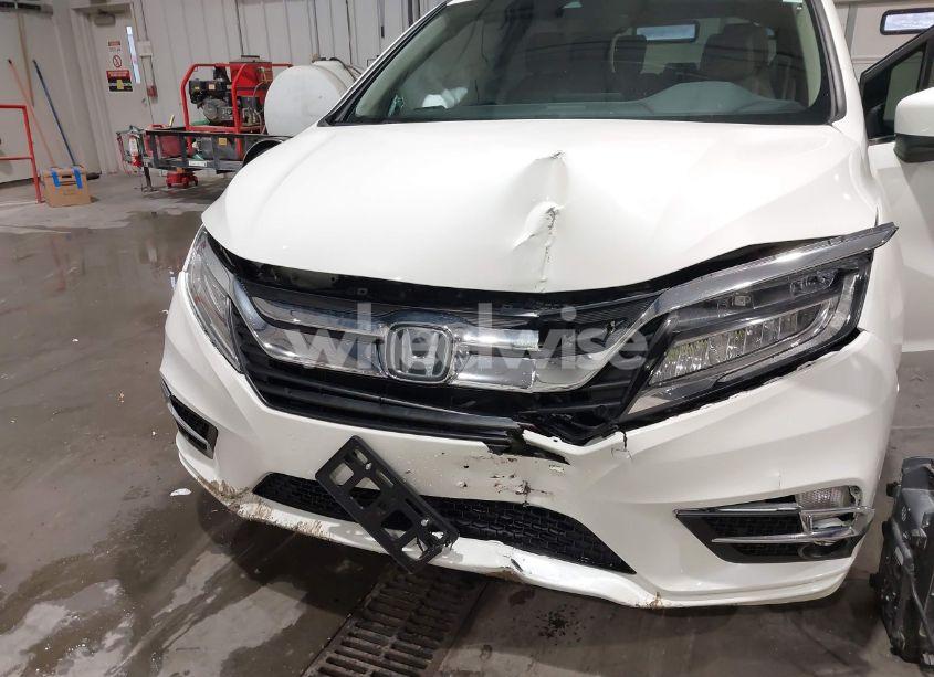 Photo 6 of 2019 Honda Odyssey TOURING (VIN 5FNRL6H83KB051363)