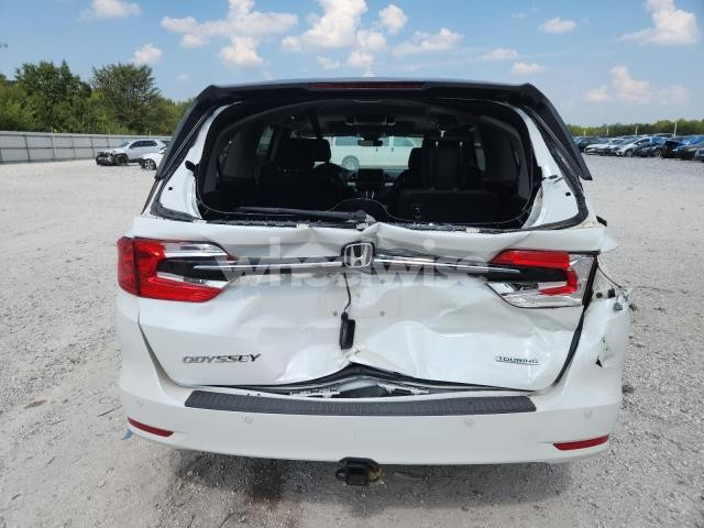 Photo 4 of 2021 HONDA ODYSSEY TOURING (VIN 5FNRL6H83MB007639)