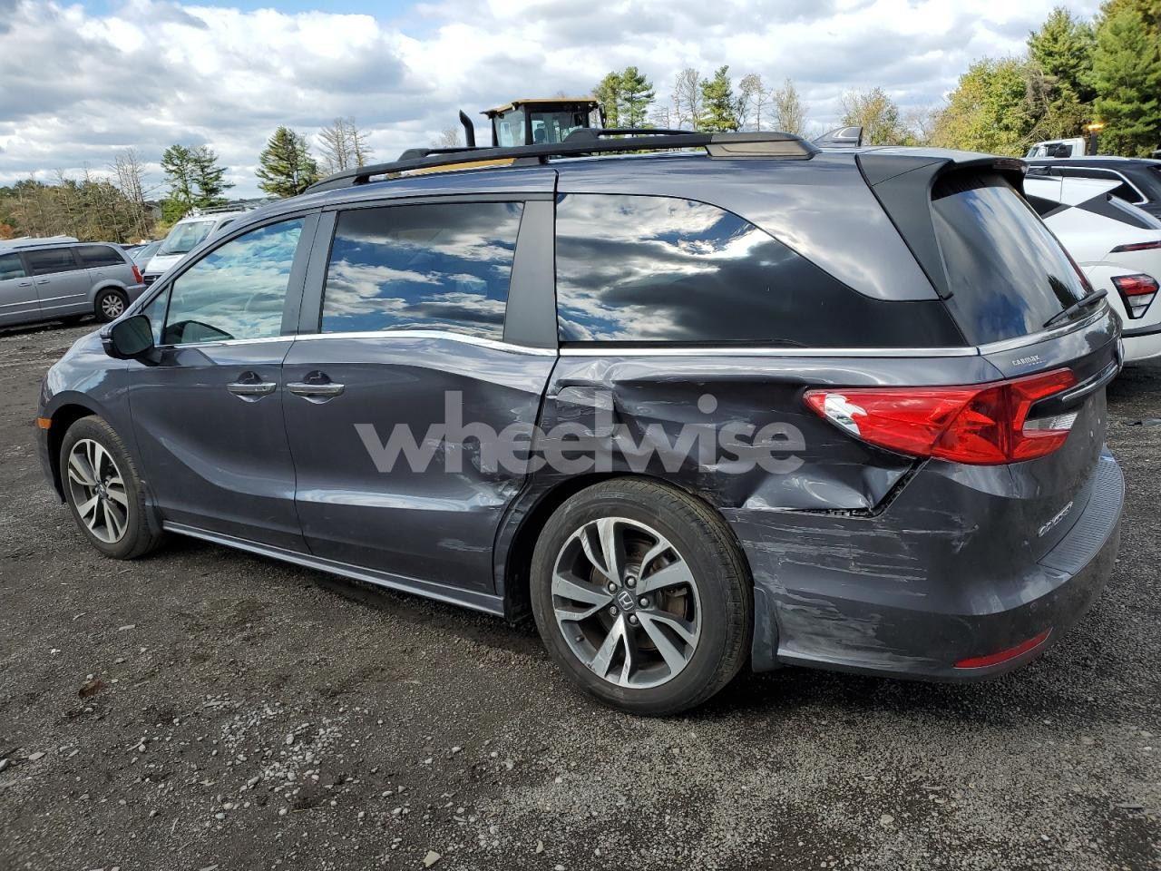 Photo 2 of 2022 HONDA ODYSSEY TOURING (VIN 5FNRL6H83NB027682)