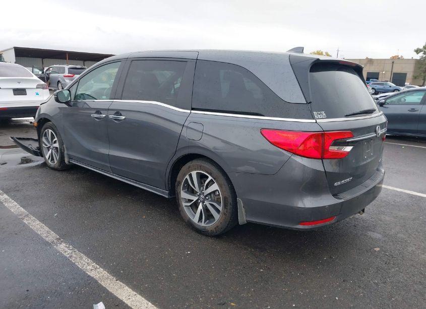 Photo 3 of 2023 Honda Odyssey TOURING (VIN 5FNRL6H83PB053587)