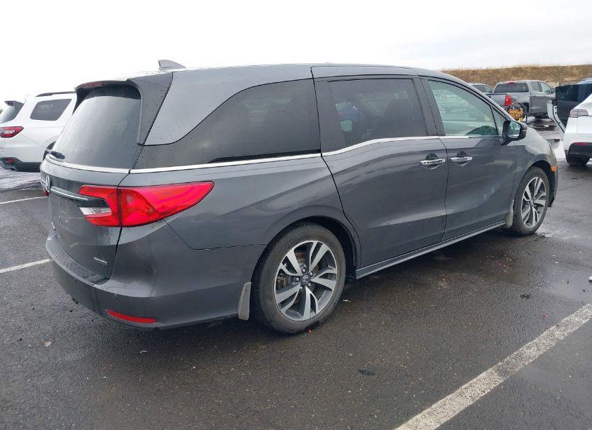 Photo 4 of 2023 Honda Odyssey TOURING (VIN 5FNRL6H83PB053587)