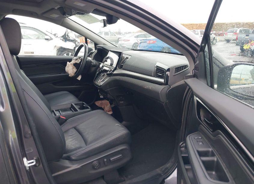 Photo 5 of 2023 Honda Odyssey TOURING (VIN 5FNRL6H83PB053587)