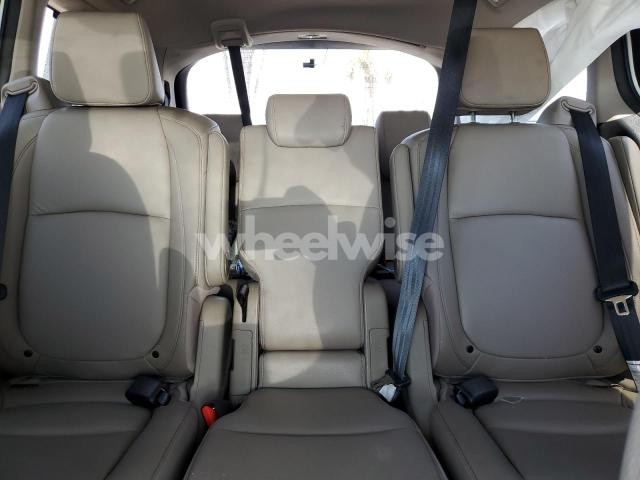Photo 4 of 2024 HONDA ODYSSEY TOURING (VIN 5FNRL6H83RB009138)