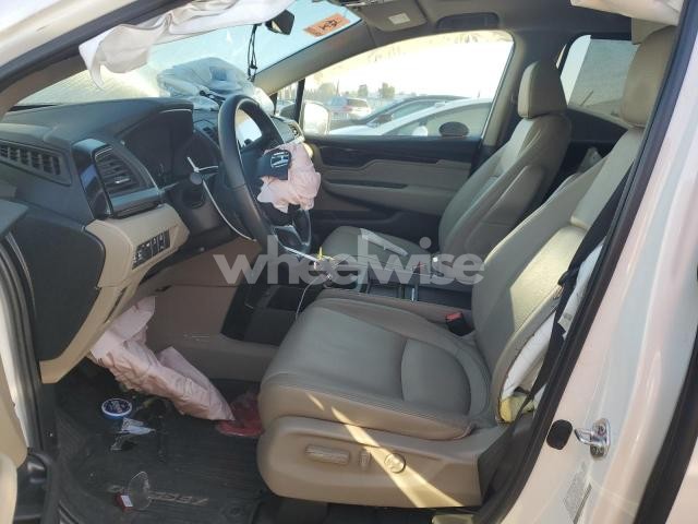 Photo 6 of 2024 HONDA ODYSSEY TOURING (VIN 5FNRL6H83RB009138)