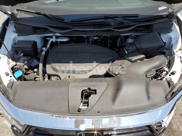 Photo 7 of 2024 HONDA ODYSSEY TOURING (VIN 5FNRL6H83RB009138)