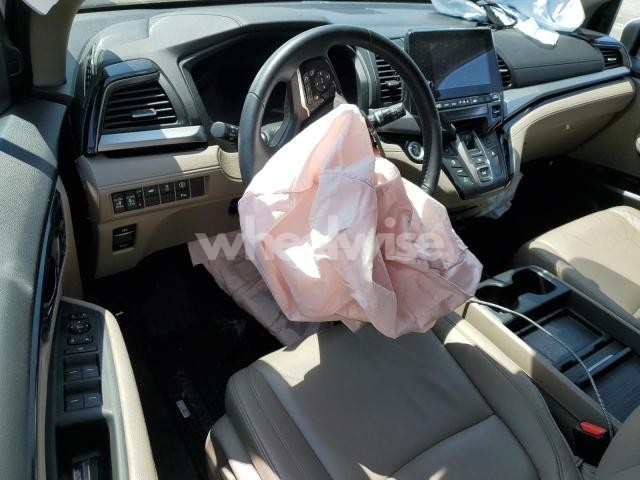 Photo 9 of 2024 HONDA ODYSSEY TOURING (VIN 5FNRL6H83RB009138)