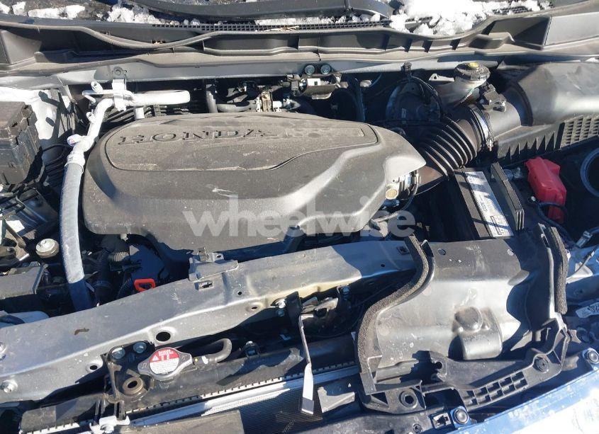 Photo 10 of 2024 Honda Odyssey TOURING (VIN 5FNRL6H83RB018714)