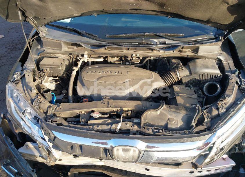 Photo 10 of 2018 Honda Odyssey TOURING (VIN 5FNRL6H84JB028883)