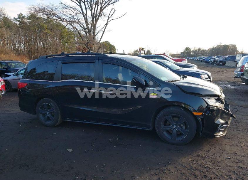 Photo 13 of 2018 Honda Odyssey TOURING (VIN 5FNRL6H84JB028883)