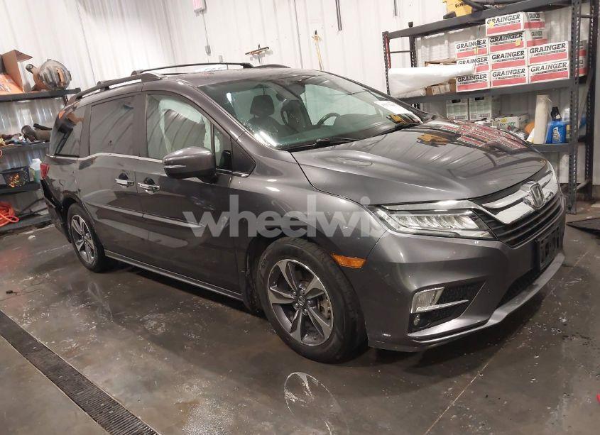 2018 Honda Odyssey TOURING (VIN 5FNRL6H84JB041309) main photo