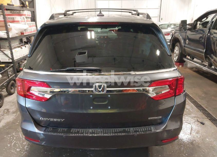 Photo 16 of 2018 Honda Odyssey TOURING (VIN 5FNRL6H84JB041309)