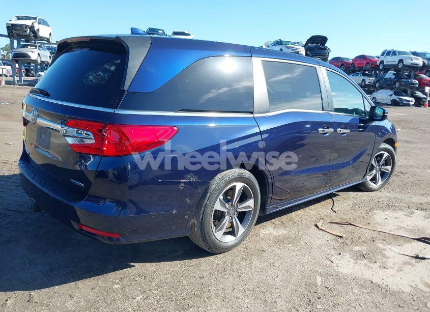 Photo 4 of 2019 Honda Odyssey TOURING (VIN 5FNRL6H84KB069984)