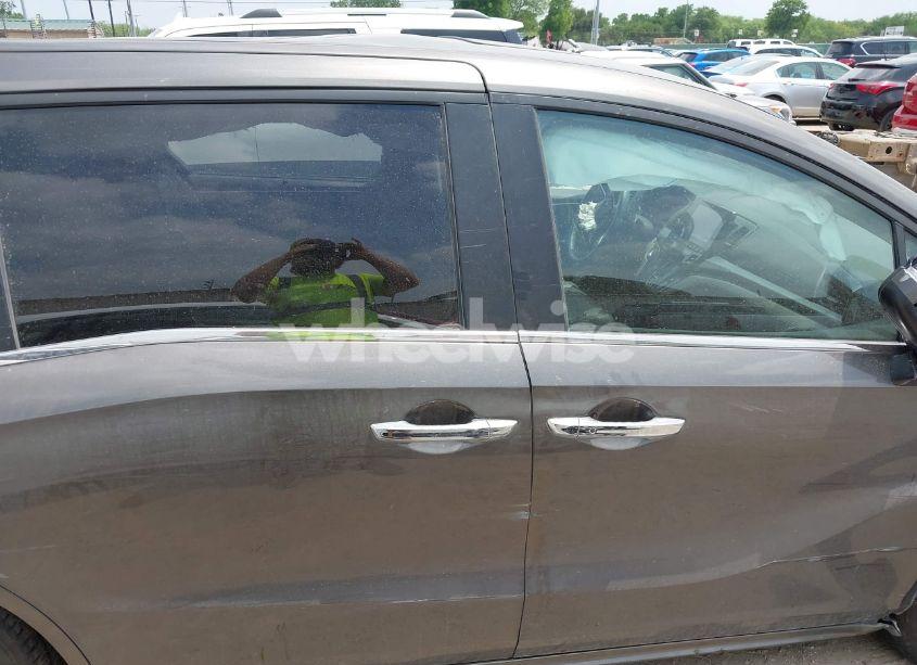 Photo 13 of 2022 Honda Odyssey TOURING (VIN 5FNRL6H85NB052132)