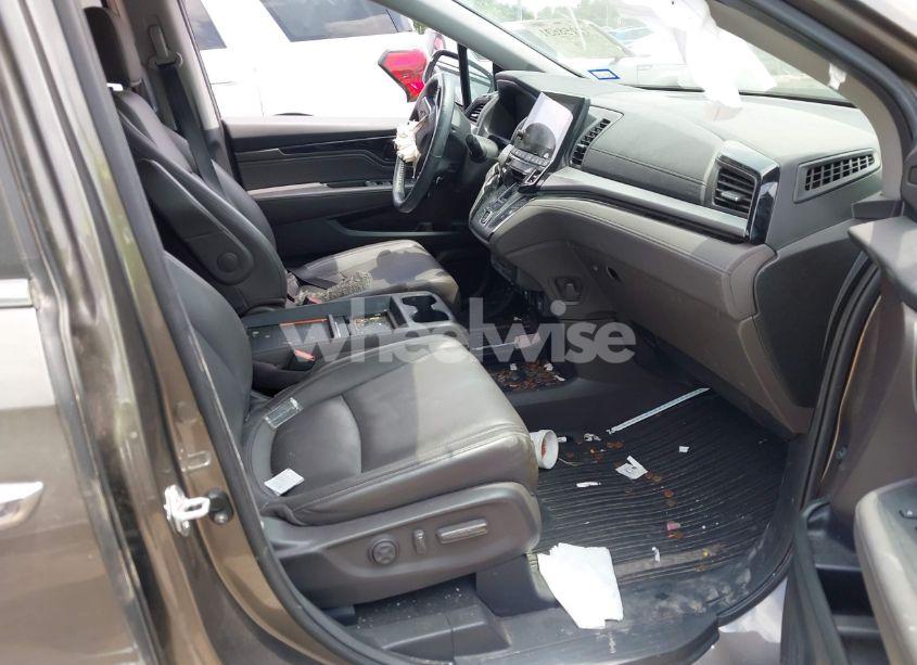 Photo 5 of 2022 Honda Odyssey TOURING (VIN 5FNRL6H85NB052132)