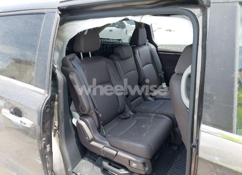 Photo 8 of 2022 Honda Odyssey TOURING (VIN 5FNRL6H85NB052132)