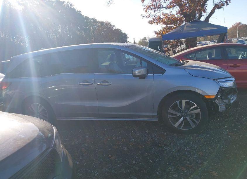 Photo 13 of 2024 Honda Odyssey TOURING (VIN 5FNRL6H85RB018746)