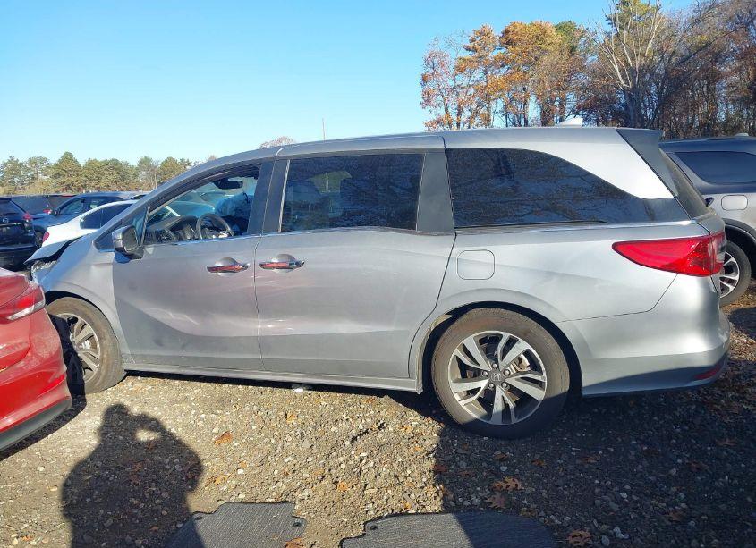 Photo 14 of 2024 Honda Odyssey TOURING (VIN 5FNRL6H85RB018746)