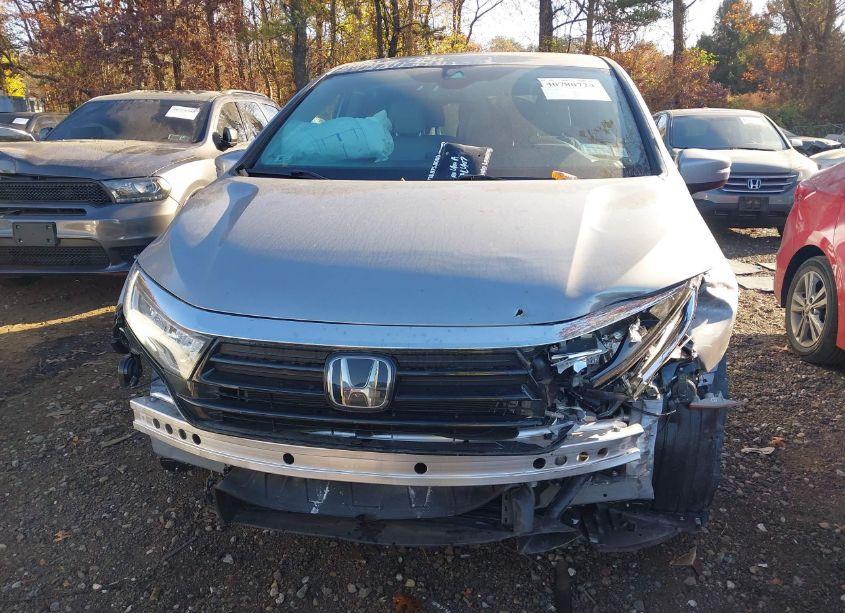 Photo 6 of 2024 Honda Odyssey TOURING (VIN 5FNRL6H85RB018746)