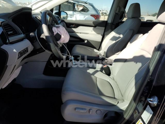 Photo 3 of 2024 HONDA ODYSSEY TOURING (VIN 5FNRL6H85RB051391)