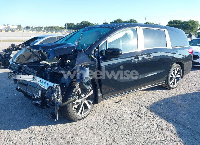 Photo 2 of 2024 Honda Odyssey TOURING (VIN 5FNRL6H85RB060091)
