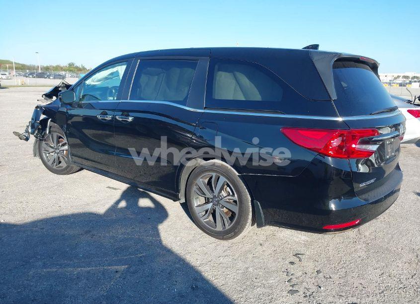 Photo 3 of 2024 Honda Odyssey TOURING (VIN 5FNRL6H85RB060091)