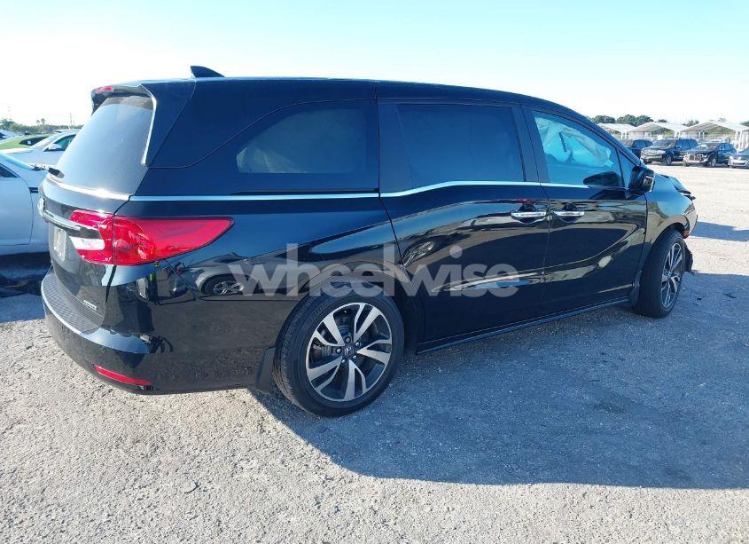 Photo 4 of 2024 Honda Odyssey TOURING (VIN 5FNRL6H85RB060091)