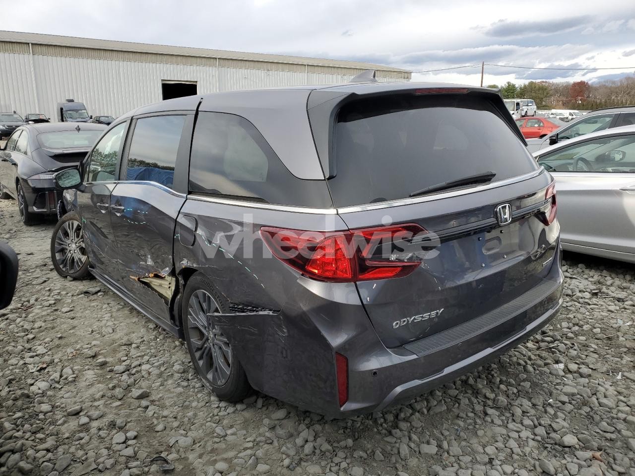 Photo 2 of 2025 HONDA ODYSSEY TOURING (VIN 5FNRL6H85SB014394)
